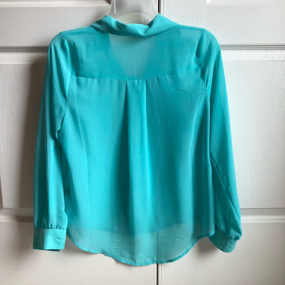 Button up blouse - Picture 2 of 5